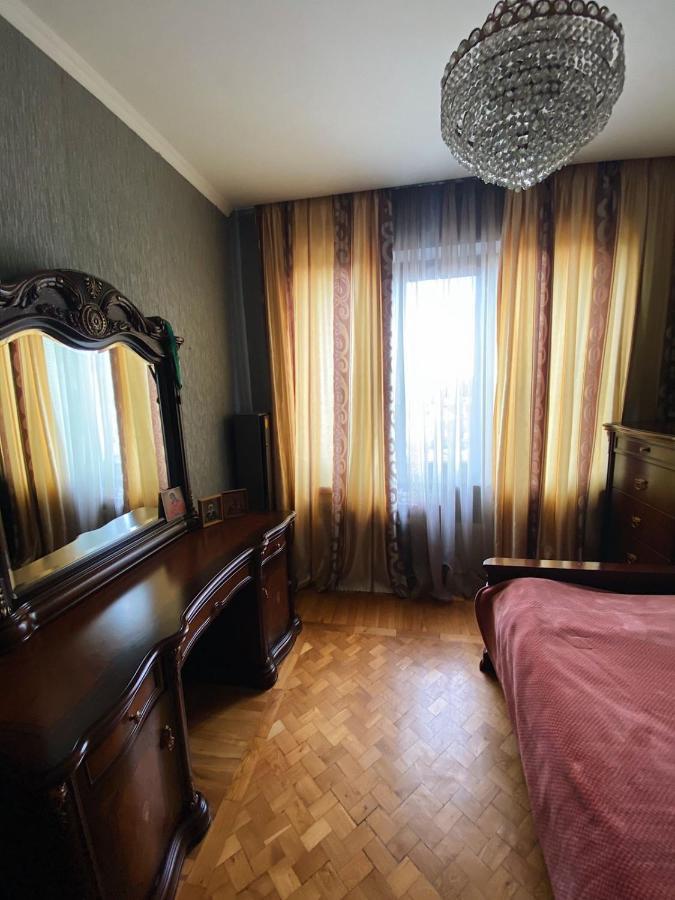 Большая Четырехкомнатная Квартира С Двумя Балконами У Моря В Центре Сухума,В Абхазии Sukhumi Eksteriør billede